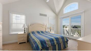 5 Schlafzimmer, Schreibtisch, BĂŒgeleisen/BĂŒgelbrett, kostenloses WLAN