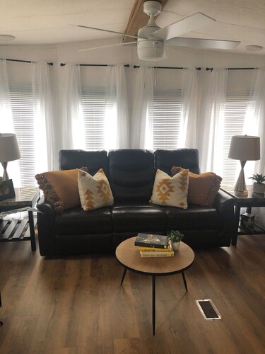 Newly renovated quaint little place