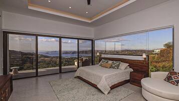 4 Schlafzimmer, Zimmersafe, Schreibtisch, kostenloses WLAN