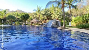 Infinity-Pool