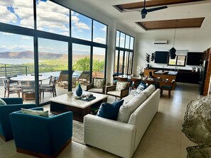 Smart TV, books, stereo