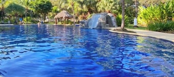 Luxury 4 Bedroom Oceanview Villa : Gated Resort Community- New Heavenly Beds!