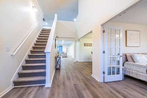 431 Jasmine · ⥼The Luxe⥽ Alluring 4600 SQ FEET 6 Bed 4 Bath Home