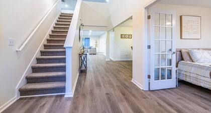 431 Jasmine · ⥼The Luxe⥽ Alluring 4600 SQ FEET 6 Bed 4 Bath Home