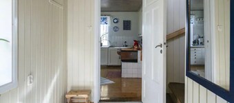 Två hus på ett vackert läge