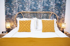 2 chambres, coffres-forts dans les chambres, bureau