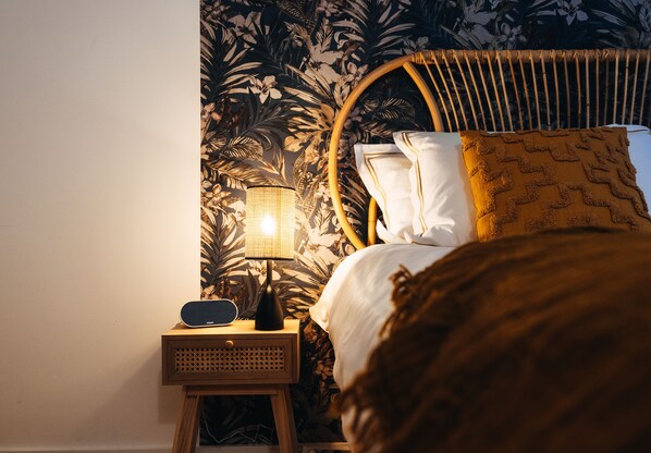 2 slaapkamers, een kluis op de kamer, een bureau