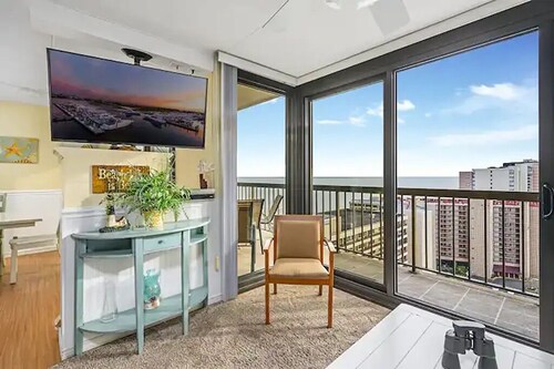 Gorgeous PENTHOUSE Sea Watch 1919 Incredible Views Amenties