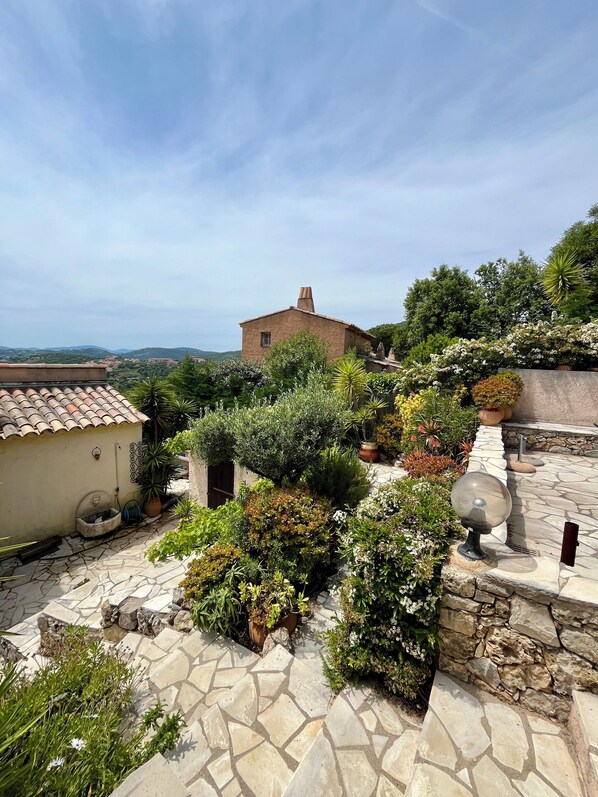 Property grounds - Mas Provençal - 2 bedrooms - French Riviera Gulf of St Tropez (Roquebrune-sur-Argens)