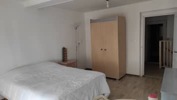 Bügeleisen/Bügelbrett, WLAN, Bettwäsche