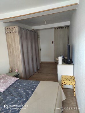 Iron/ironing board, WiFi, bed sheets - Home (Vendresse)