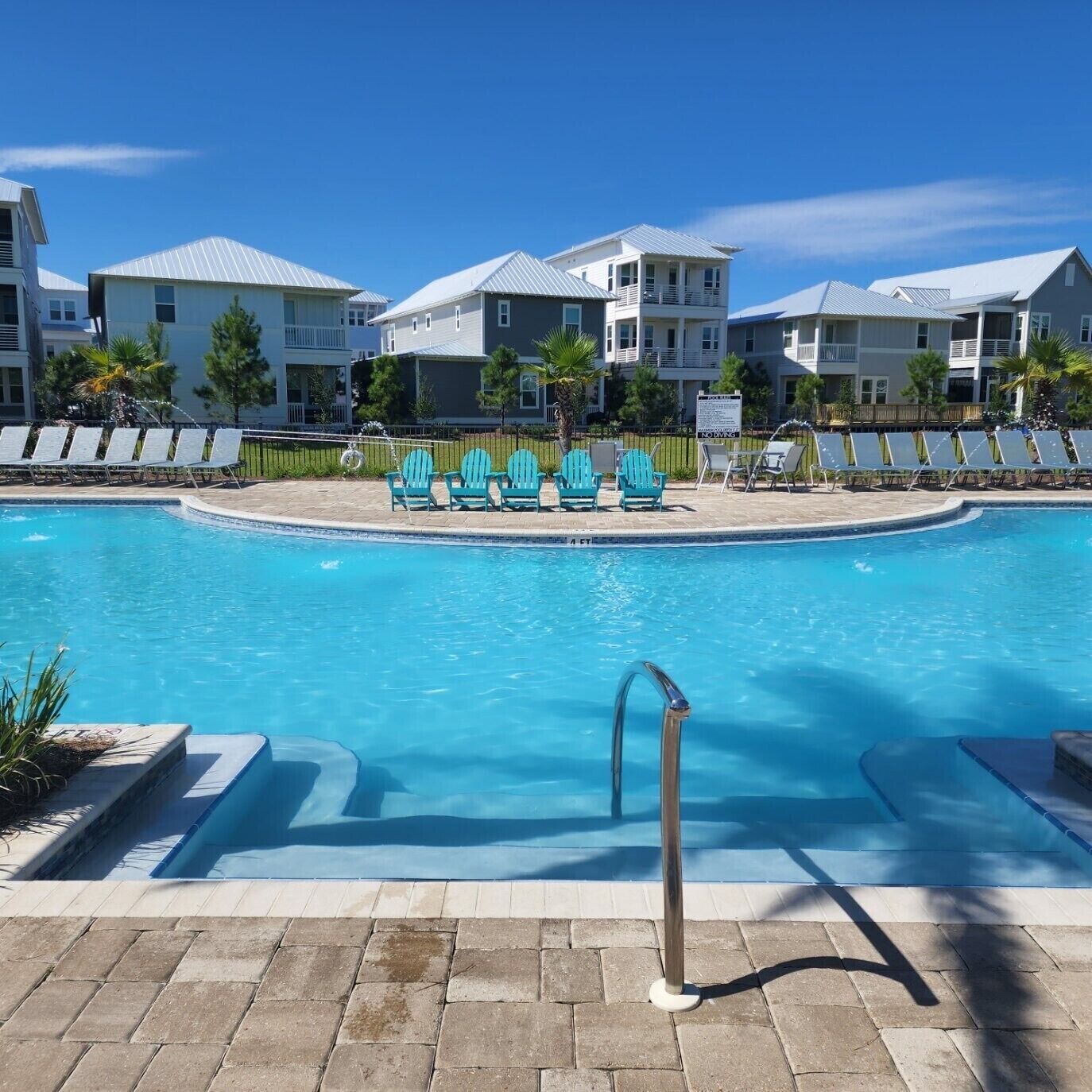 Innendørsbasseng og utendørsbasseng