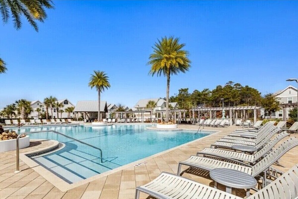 Innenpool, AuĂenpool