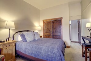 1 habitación, tabla de planchar con plancha, wifi gratis y ropa de cama 