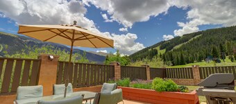 Heated Pool! Ski in/Walk out! Perfect Hotel Room CV210A