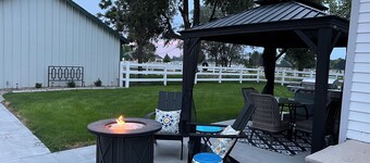 Convenient location Modern Farmhouse