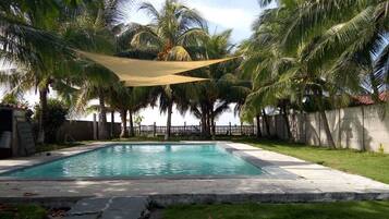 Piscina a l'aire lliure