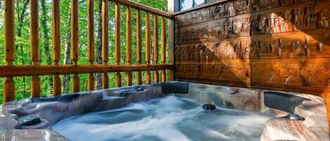 Tina de hidromasaje al aire libre