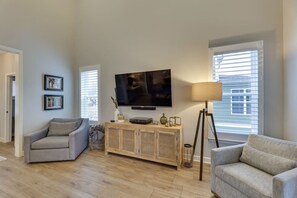 Smart TV, fireplace, music library, video library