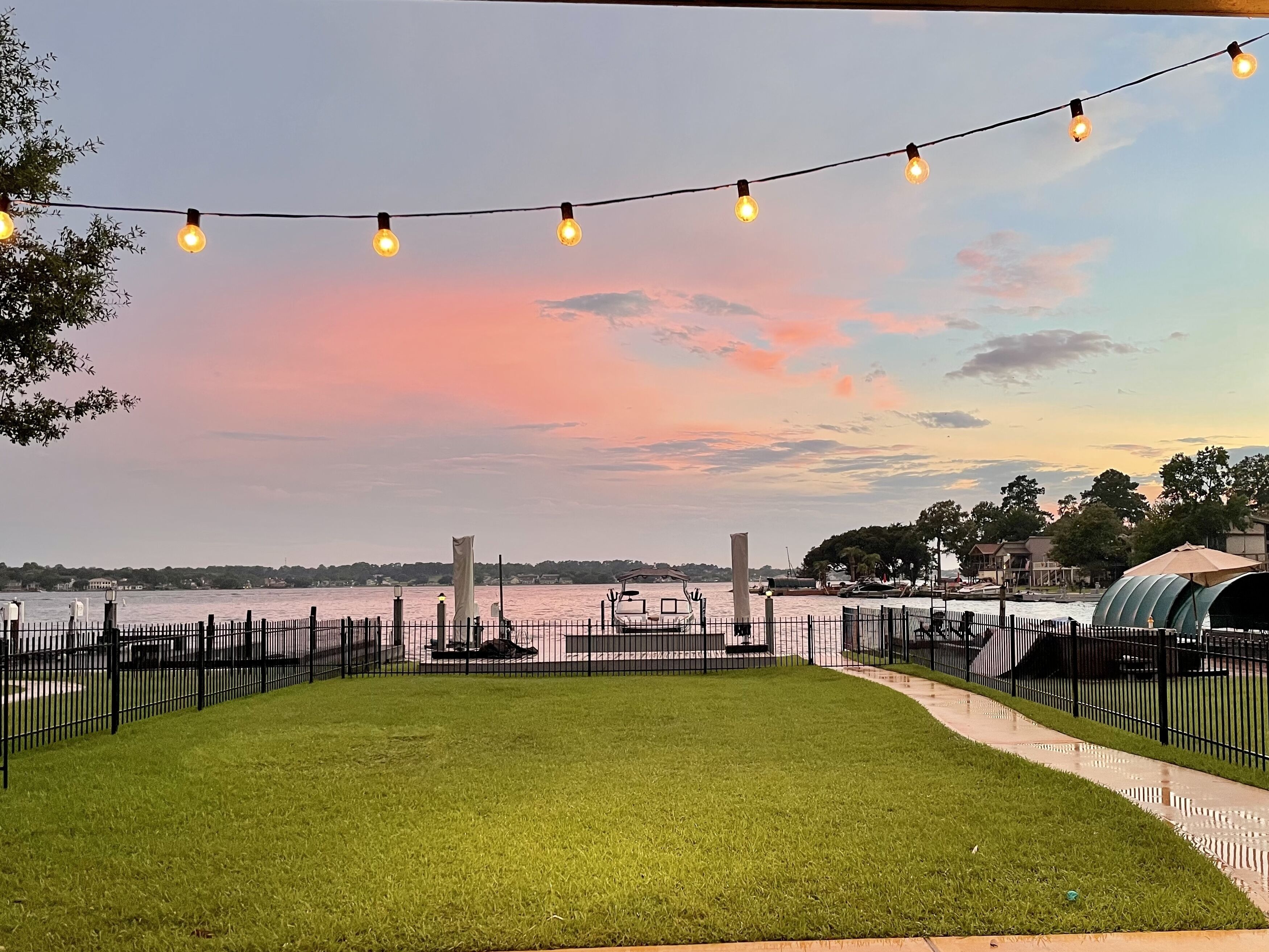 Gorgeous waterfront fishing and watersports retreat, minutes from Margaritaville