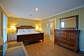 5 bedrooms, iron/ironing board, free WiFi, bed sheets
