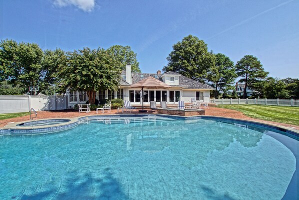 Outdoor pool, a heated pool
