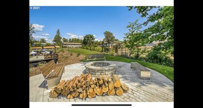 Private 1Bed 1Bath Guest Suite w/ 1 Parking Spot minutes from Edgefield