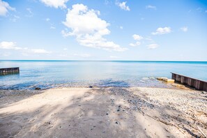 Am Strand, Liegestühle, Strandtücher