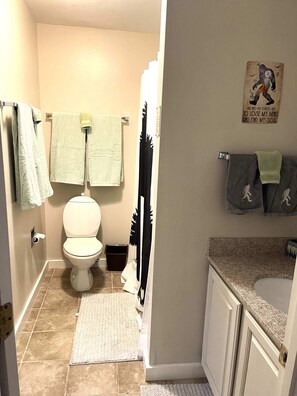 Bruser, hårtørrer, håndklæder