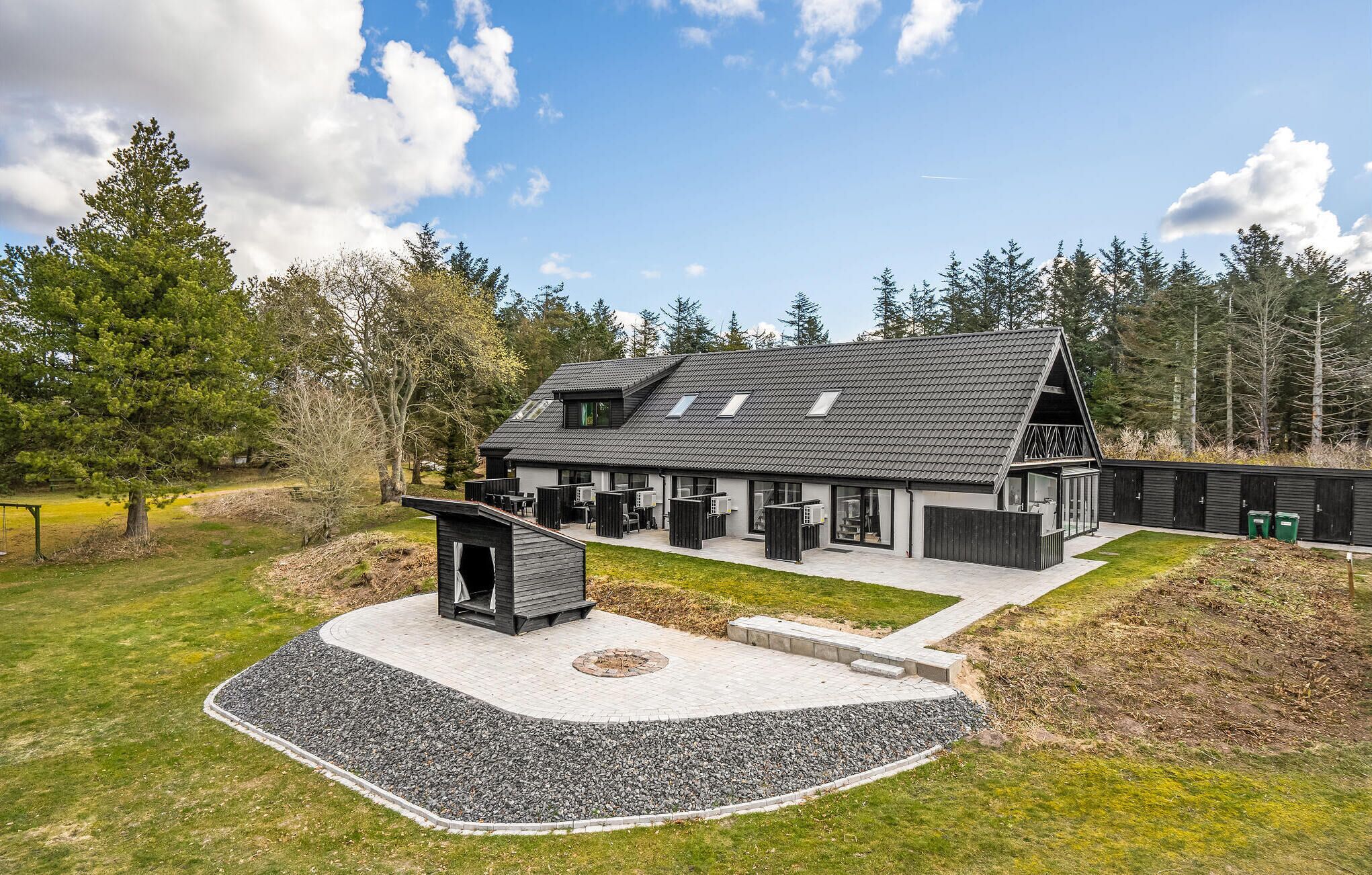 المنشأة من الخارج