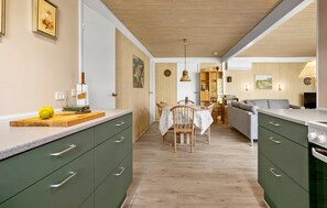 Fernseher, Kamin, DVD-Player