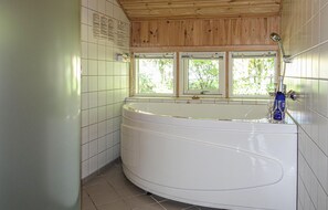 Shower - Stunning home in Aakirkeby with kitchen (Aakirkeby)