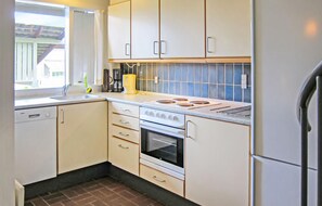 Réfrigérateur, plaque de cuisson, lave-vaisselle, cafetière/bouilloire