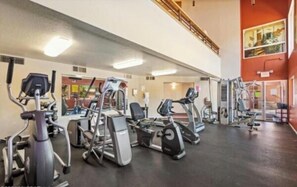 Fitness facility - Tucson Escapes at Sabino Cnyn King, queen, office, pets, pool, and pickle ball (Tucson)