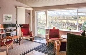 Interior - 2 bedroom gorgeous home in Aakirkeby (Aakirkeby)