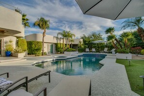 室外游泳池,恒温泳池