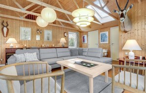 TV, fireplace, DVD player - 3 bedroom gorgeous home in Rønne (Rønne)