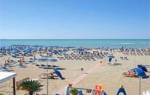 Beach nearby - Nice apartment in Cattolica with WiFi (Cattolica)