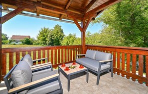 Property grounds - Awesome home in Mirkopolje (Mirkopolje)
