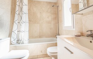 Bathtub - Amazing apartment in Benalmádena with WiFi (Benalmádena)