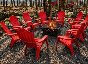 Property grounds - Visit Willow’s Place! All season Pocono Retreat!  Kayaks, Canoes and Pedal Boat! (Lake Ariel)