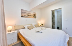 4 bedrooms, travel cot, free WiFi, bed sheets