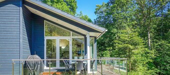 Stunning home in Rønne with WiFi