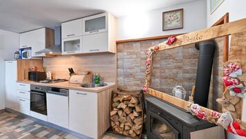 Réfrigérateur, four, plaque de cuisson, lave-vaisselle