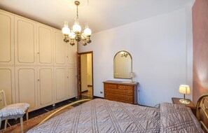 2 chambres, fer et planche à repasser, lit parapluie, Wi-Fi gratuit
