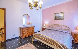 2 bedrooms, iron/ironing board, travel crib, free WiFi - Stunning apartment in Genova with WiFi (Genova)