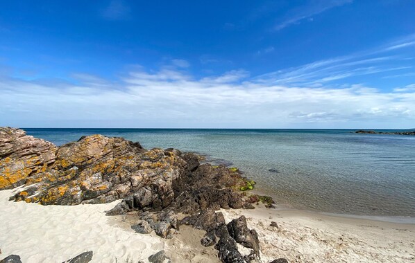 Una spiaggia nelle vicinanze