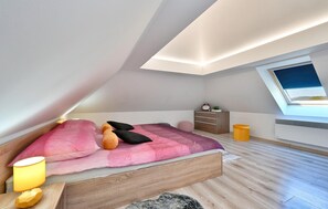 1 chambre, lit parapluie, Wi-Fi gratuit, draps fournis