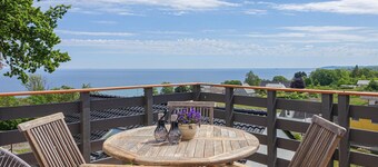 Gorgeous apartment in Allinge with WiFi