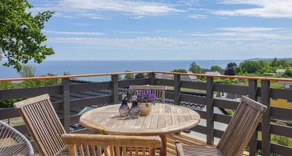 Gorgeous apartment in Allinge with WiFi